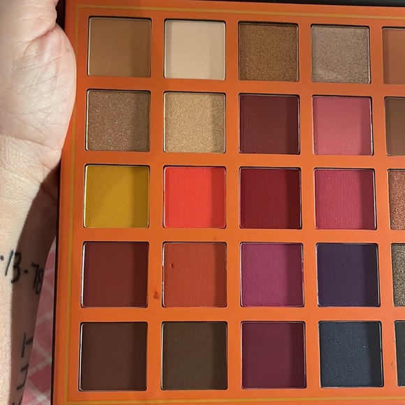 🎈SALE🎈🎀#52.MAKEUP XXL35-COLORS EYESHADOW PALETTE🎀 - Picture 3 of 8